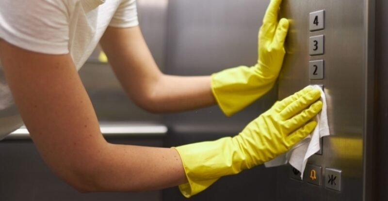 nước lau inox thang máy 4