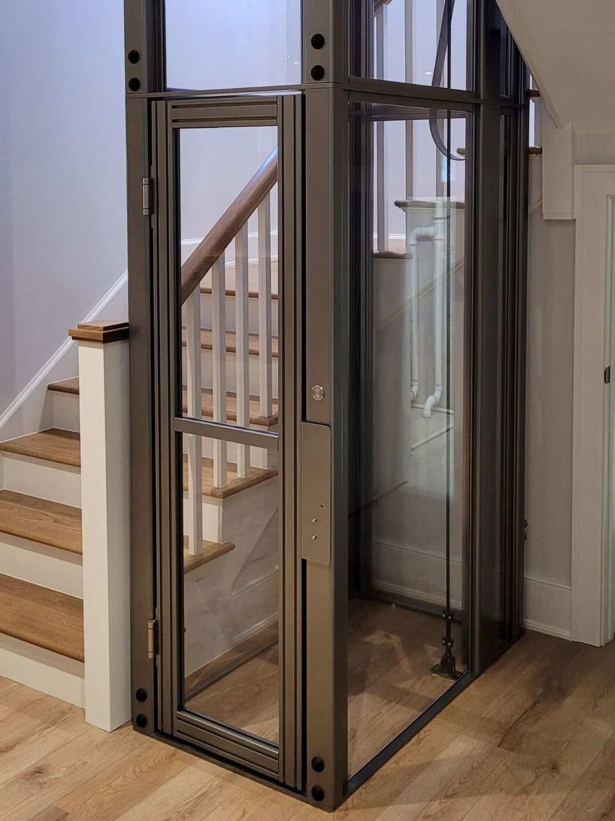 kích thước thang máy 300kg 5