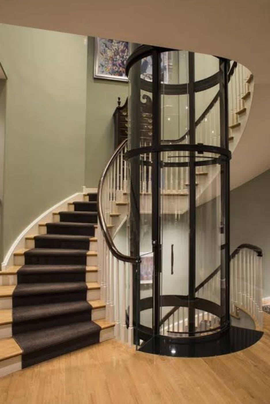 Thang máy mini 1 người sử dụng công nghệ trục vít,