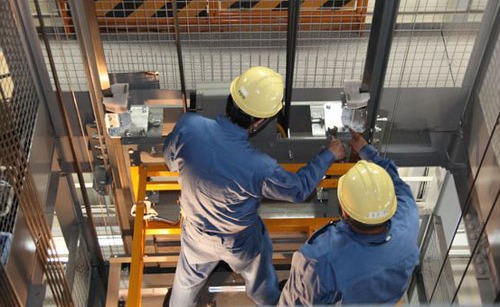 Tối ưu kích thước thang máy gia đình: Công nghệ Trục vít giúp giảm diện tích hố thang